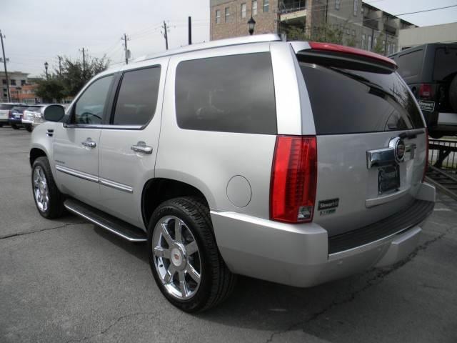 2011 Cadillac Escalade 2 Dr SC2 Coupe