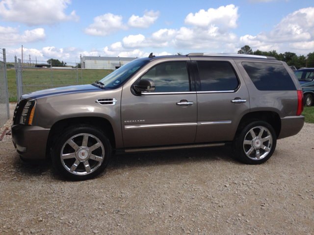 2011 Cadillac Escalade SE W/rse