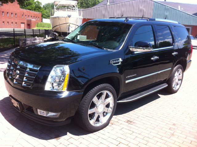 2011 Cadillac Escalade GLS PZEV