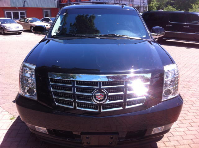 2011 Cadillac Escalade GLS PZEV