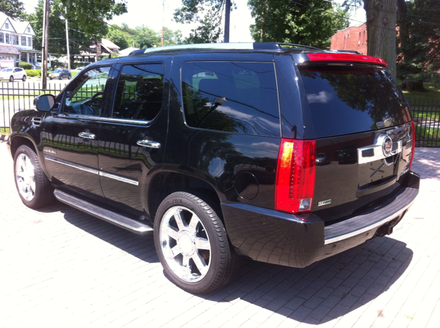 2011 Cadillac Escalade GLS PZEV