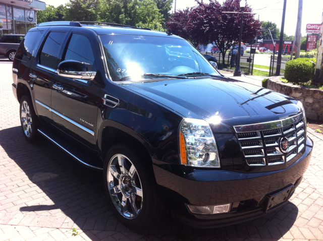 2011 Cadillac Escalade GLS PZEV
