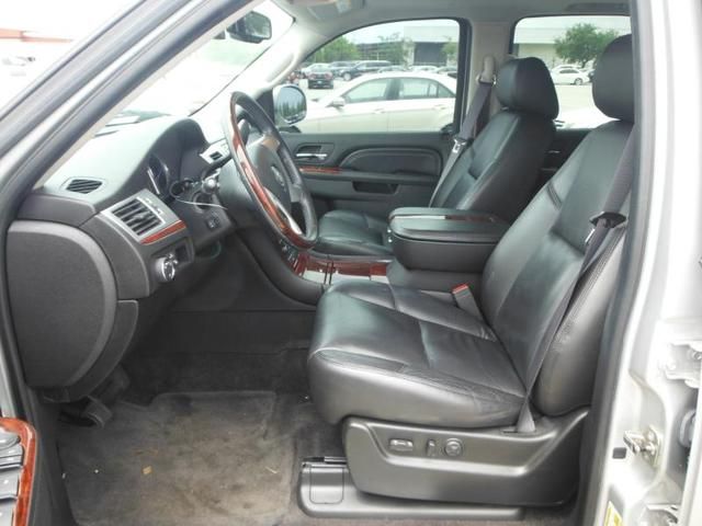 2011 Cadillac Escalade SE W/rse