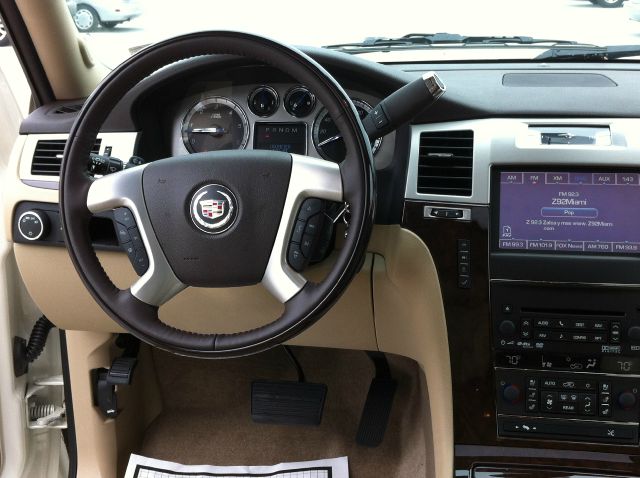 2013 Cadillac Escalade SE W/rse