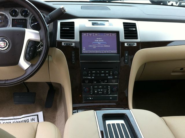2013 Cadillac Escalade SE W/rse