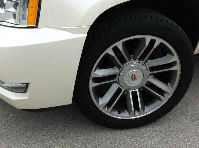 2013 Cadillac Escalade SE W/rse