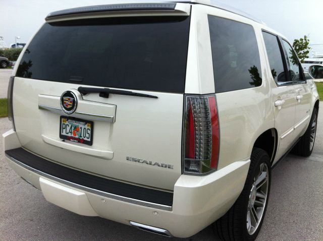 2013 Cadillac Escalade SE W/rse