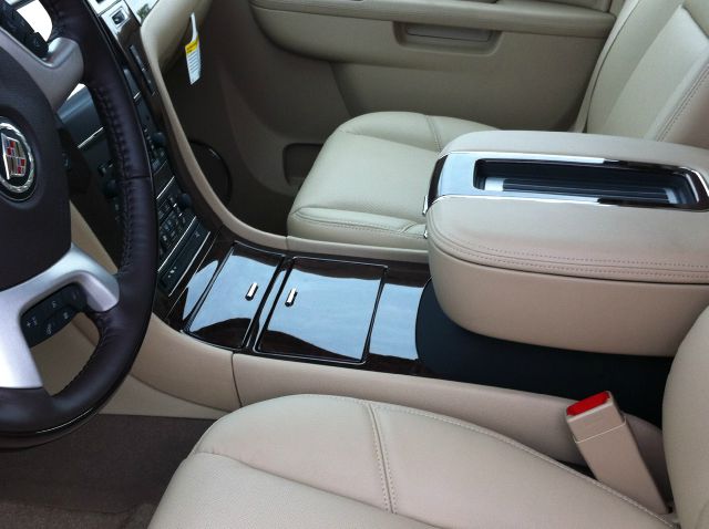 2013 Cadillac Escalade SE W/rse