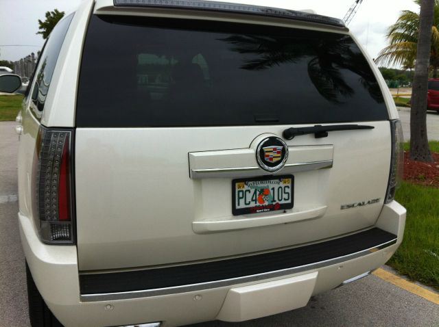 2013 Cadillac Escalade SE W/rse