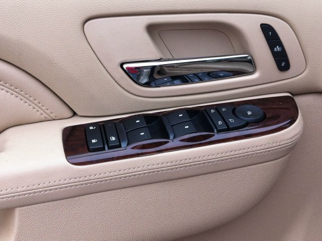 2013 Cadillac Escalade SE W/rse