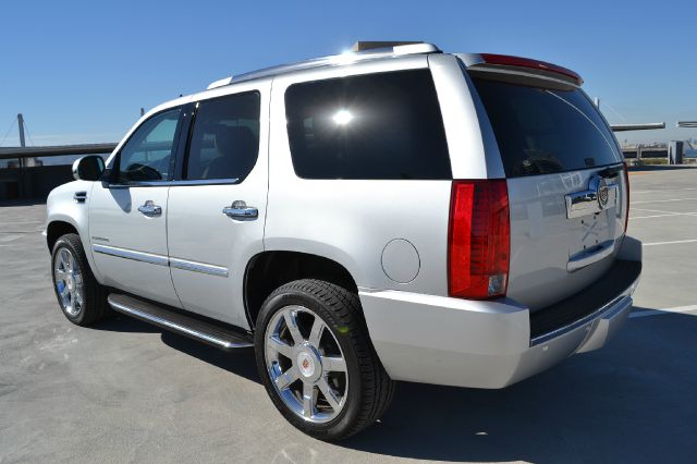 2013 Cadillac Escalade GLS PZEV