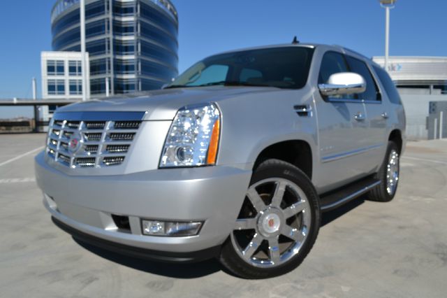 2013 Cadillac Escalade GLS PZEV