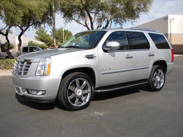 2013 Cadillac Escalade GLS PZEV