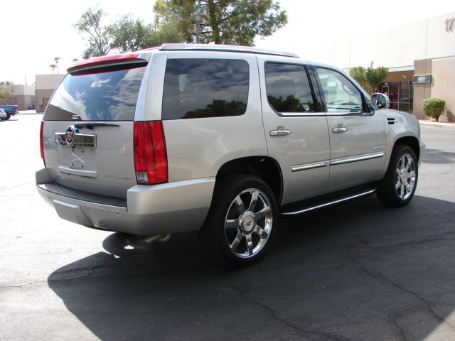 2013 Cadillac Escalade GLS PZEV