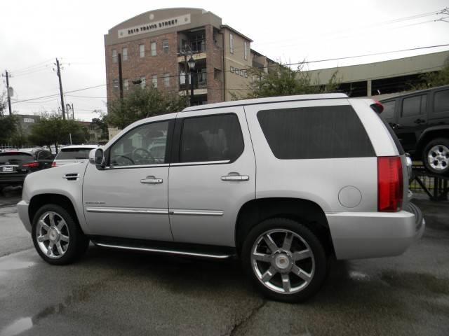 2014 Cadillac Escalade GLS PZEV