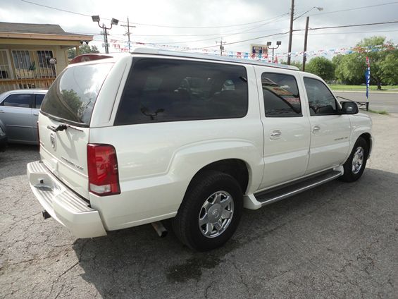 2003 Cadillac Escalade ESV SR5 Sport Utility 4D
