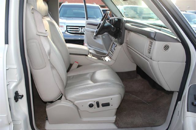 2003 Cadillac Escalade ESV SR5 Sport Utility 4D