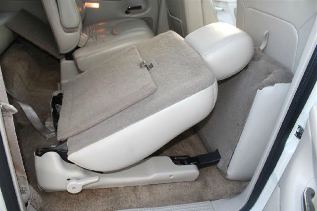 2003 Cadillac Escalade ESV SR5 Sport Utility 4D