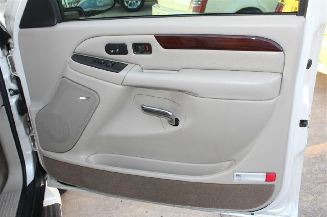 2003 Cadillac Escalade ESV SR5 Sport Utility 4D