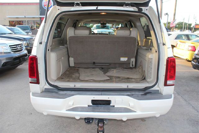 2003 Cadillac Escalade ESV SR5 Sport Utility 4D