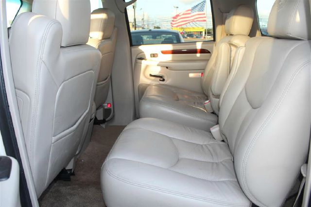 2003 Cadillac Escalade ESV SR5 Sport Utility 4D