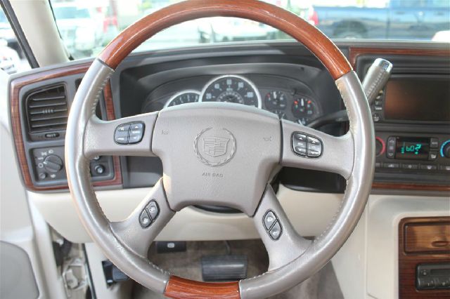 2003 Cadillac Escalade ESV SR5 Sport Utility 4D