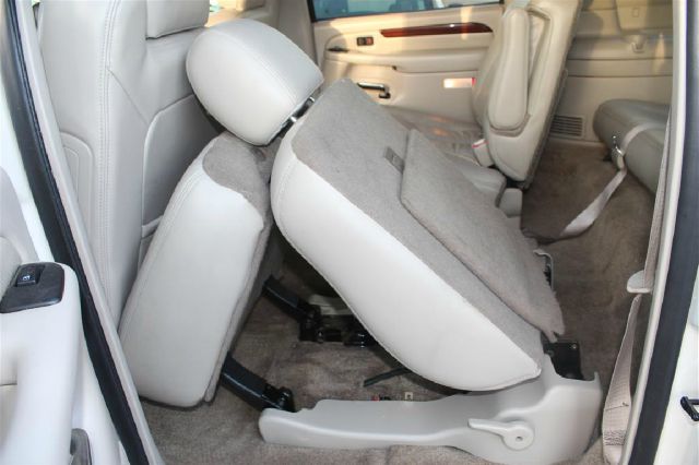 2003 Cadillac Escalade ESV SR5 Sport Utility 4D