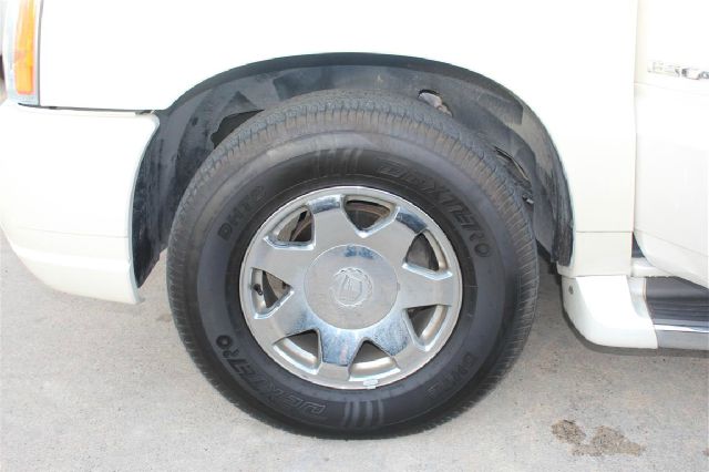 2003 Cadillac Escalade ESV SR5 Sport Utility 4D