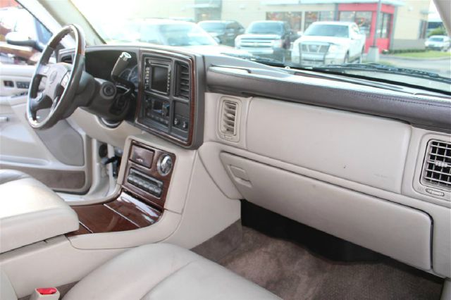 2003 Cadillac Escalade ESV SR5 Sport Utility 4D