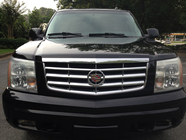 2004 Cadillac Escalade ESV 323ci