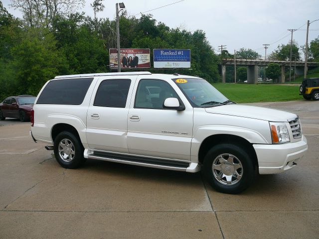 2004 Cadillac Escalade ESV SR5 Sport Utility 4D