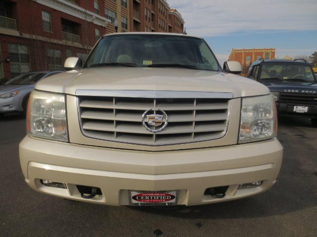 2004 Cadillac Escalade ESV SR5 Sport Utility 4D