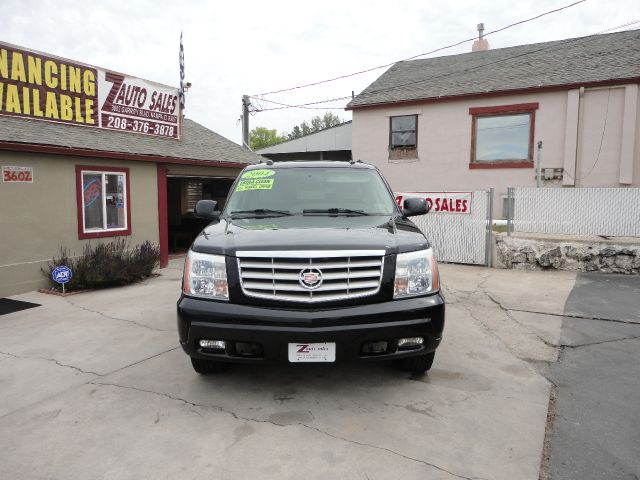 2004 Cadillac Escalade ESV 323ci