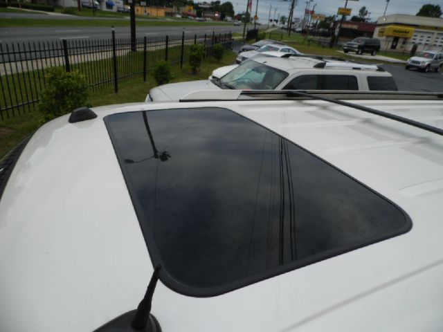 2004 Cadillac Escalade ESV SR5 Sport Utility 4D