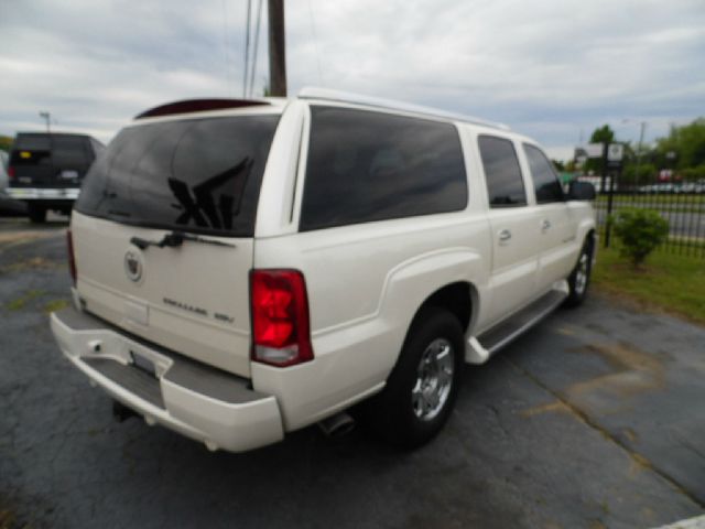2004 Cadillac Escalade ESV SR5 Sport Utility 4D