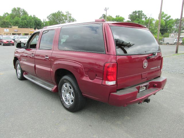 2004 Cadillac Escalade ESV SR5 Sport Utility 4D