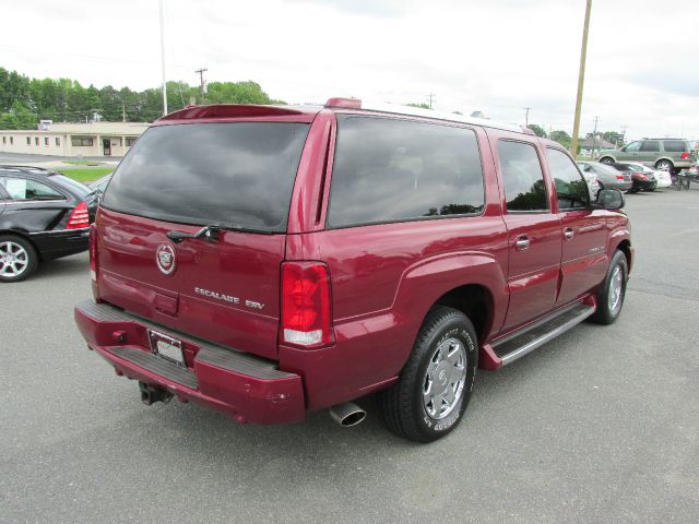 2004 Cadillac Escalade ESV SR5 Sport Utility 4D