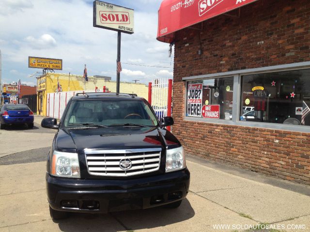 2004 Cadillac Escalade ESV SR5 Sport Utility 4D