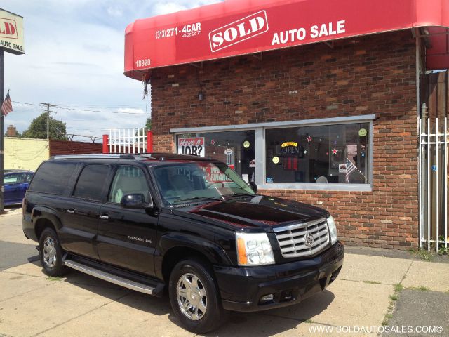 2004 Cadillac Escalade ESV SR5 Sport Utility 4D