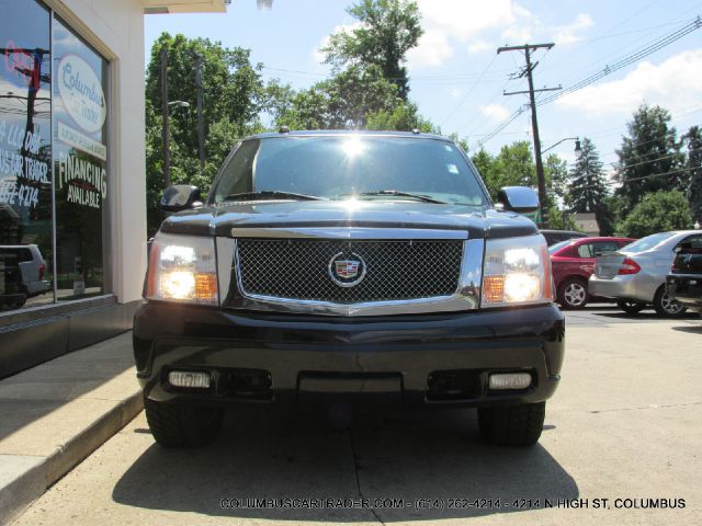 2004 Cadillac Escalade ESV SR5 Sport Utility 4D