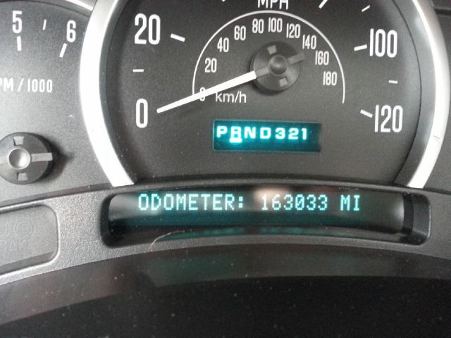 2004 Cadillac Escalade ESV SR5 Sport Utility 4D