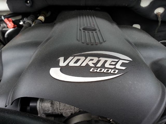 2004 Cadillac Escalade ESV SR5 Sport Utility 4D