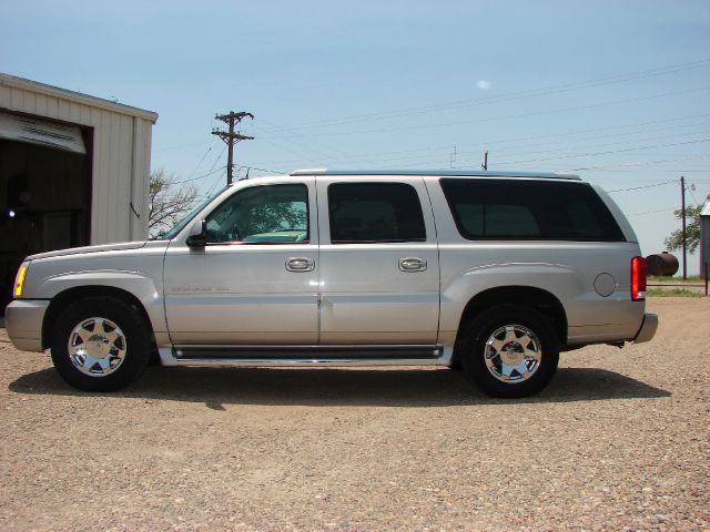 2004 Cadillac Escalade ESV SR5 Sport Utility 4D