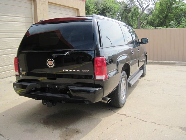 2004 Cadillac Escalade ESV SR5 Sport Utility 4D