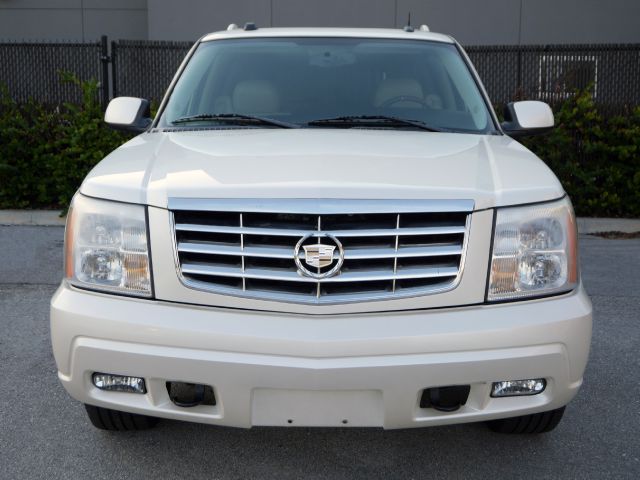 2005 Cadillac Escalade ESV 323ci