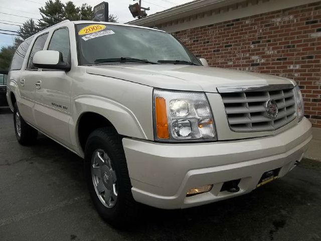 2005 Cadillac Escalade ESV SR5 Sport Utility 4D