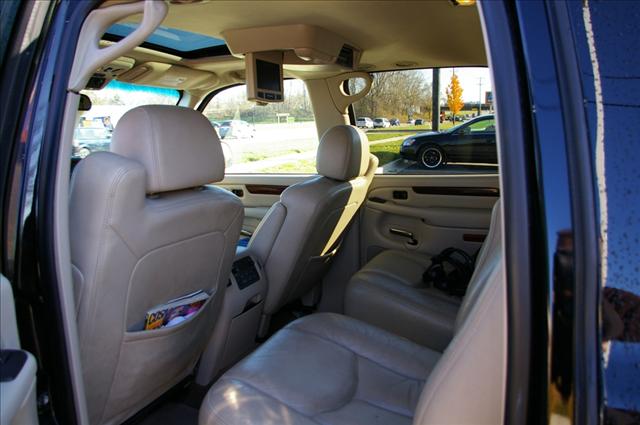 2005 Cadillac Escalade ESV Unknown