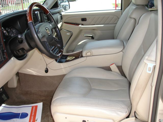 2005 Cadillac Escalade ESV 323ci