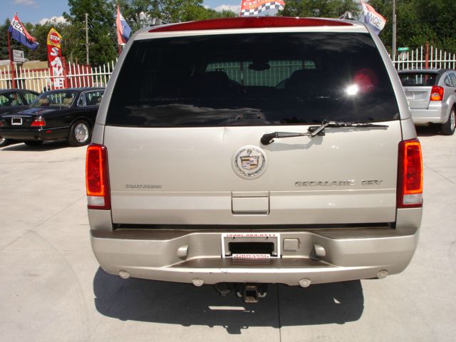 2005 Cadillac Escalade ESV 323ci