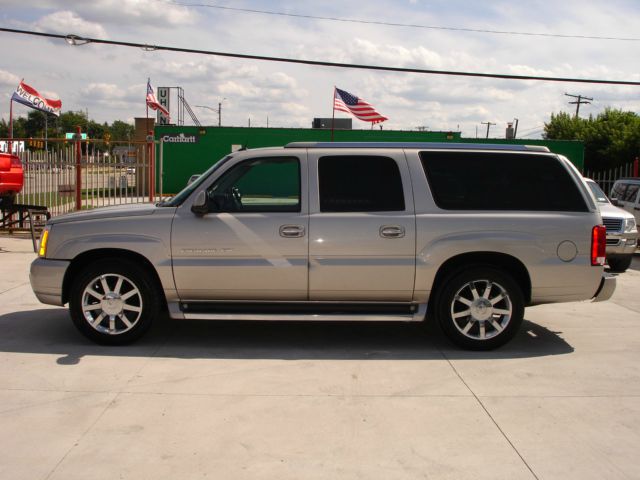 2005 Cadillac Escalade ESV 323ci